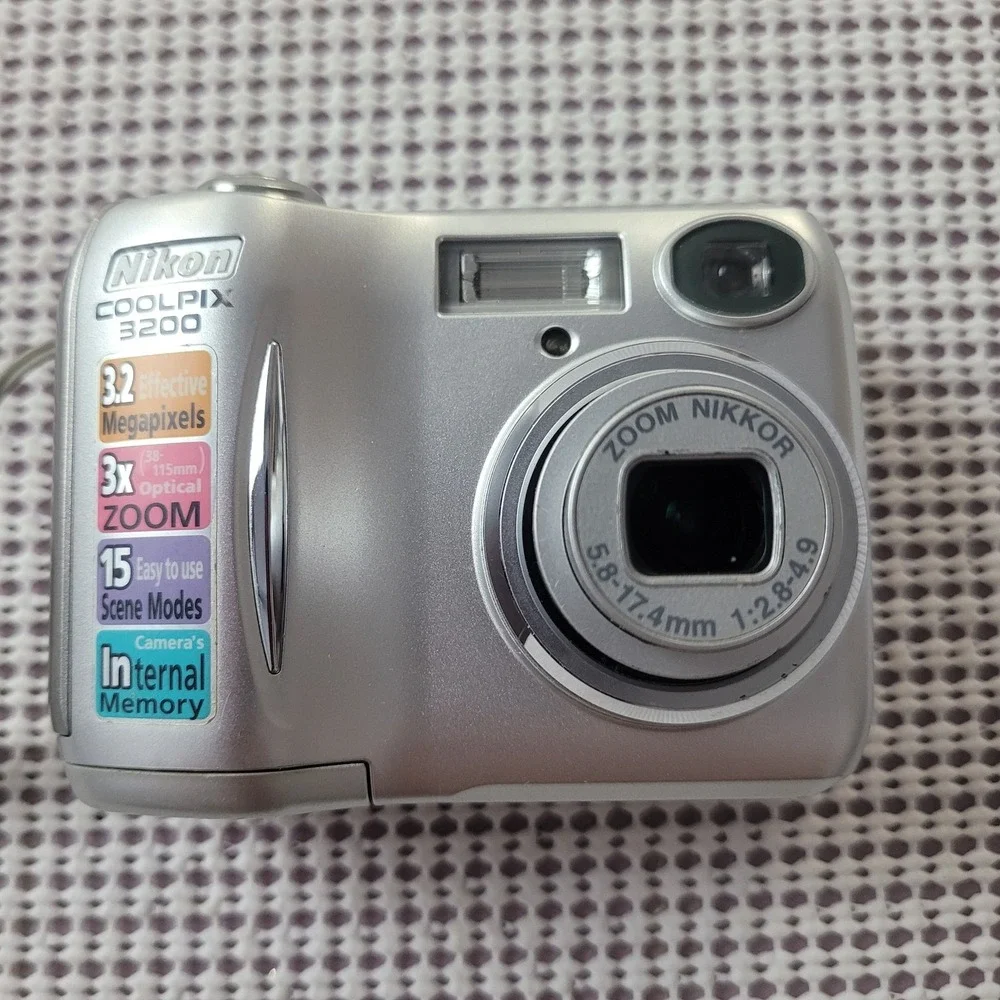Nikon COOLPIX 3200 Digital Camera 3.2MP 3x Optical Zoom Silver With Lowepro Case